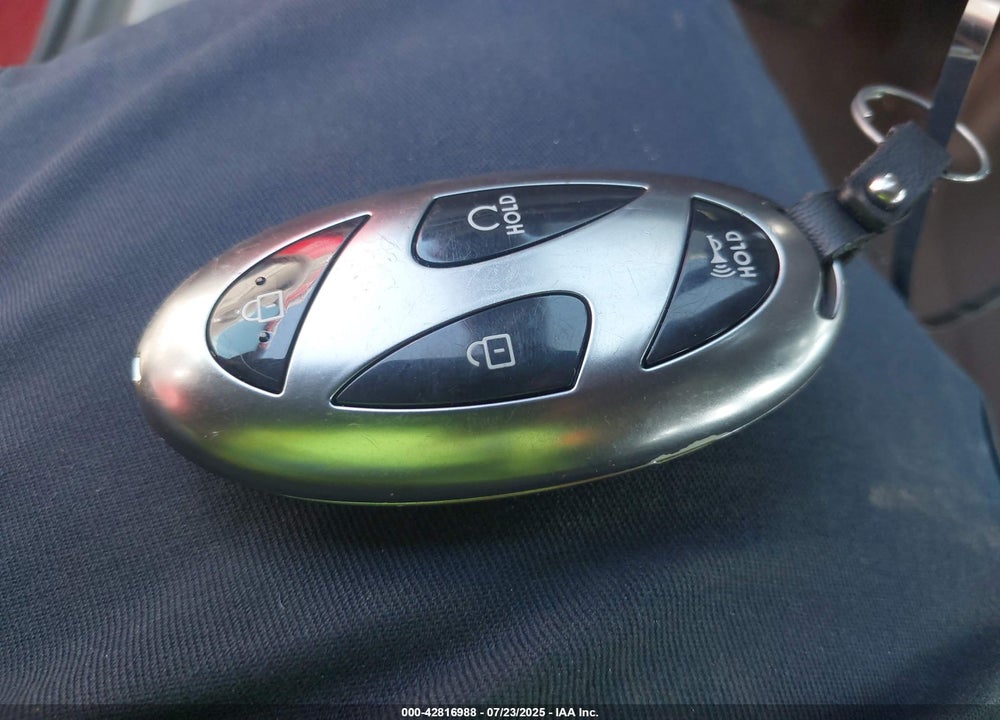 2024 HYUNDAI ELANTRA VIN: KMHLS4DG8RU766713
