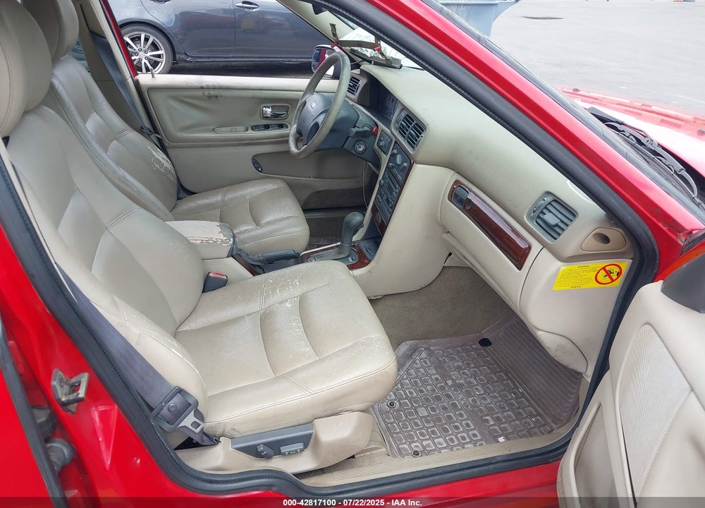 2000 VOLVO V70 GLT VIN: YV1LW56D1Y2658651