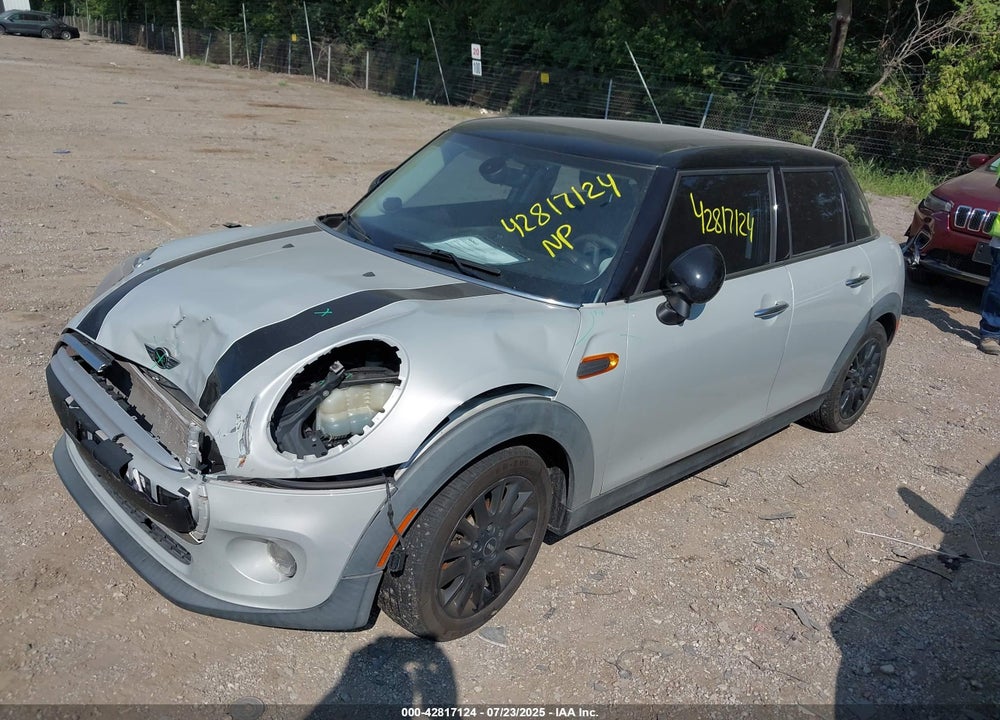 2015 MINI COOPER VIN: WMWXS5C51FT828981