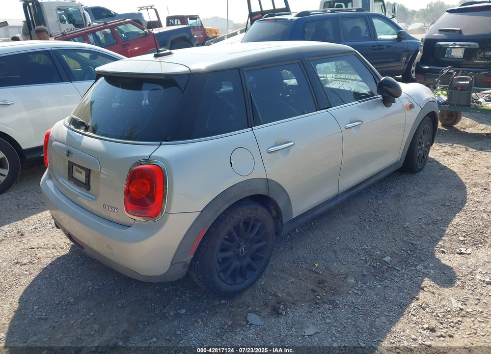 2015 MINI COOPER VIN: WMWXS5C51FT828981