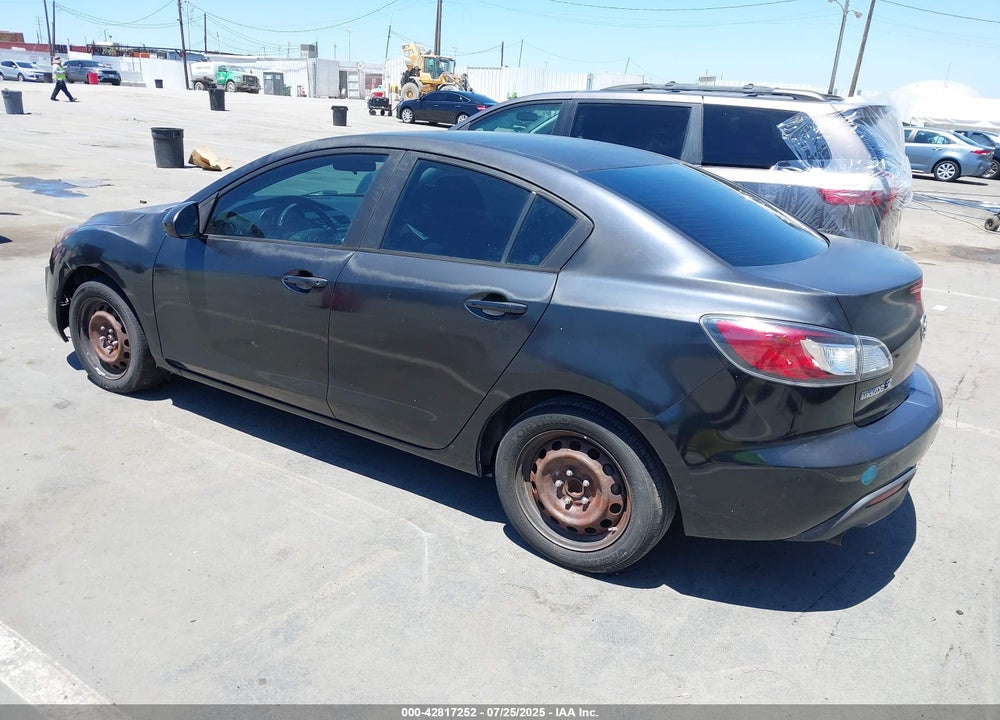 2011 MAZDA 3 VIN: JM1BL1UGXB1467727