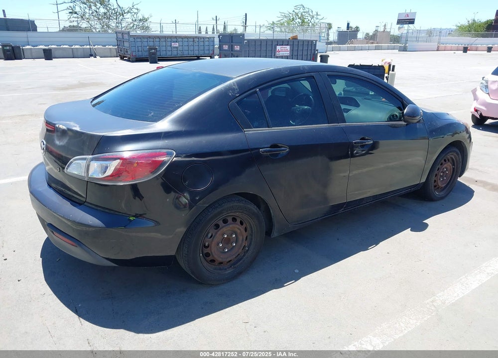 2011 MAZDA 3 VIN: JM1BL1UGXB1467727