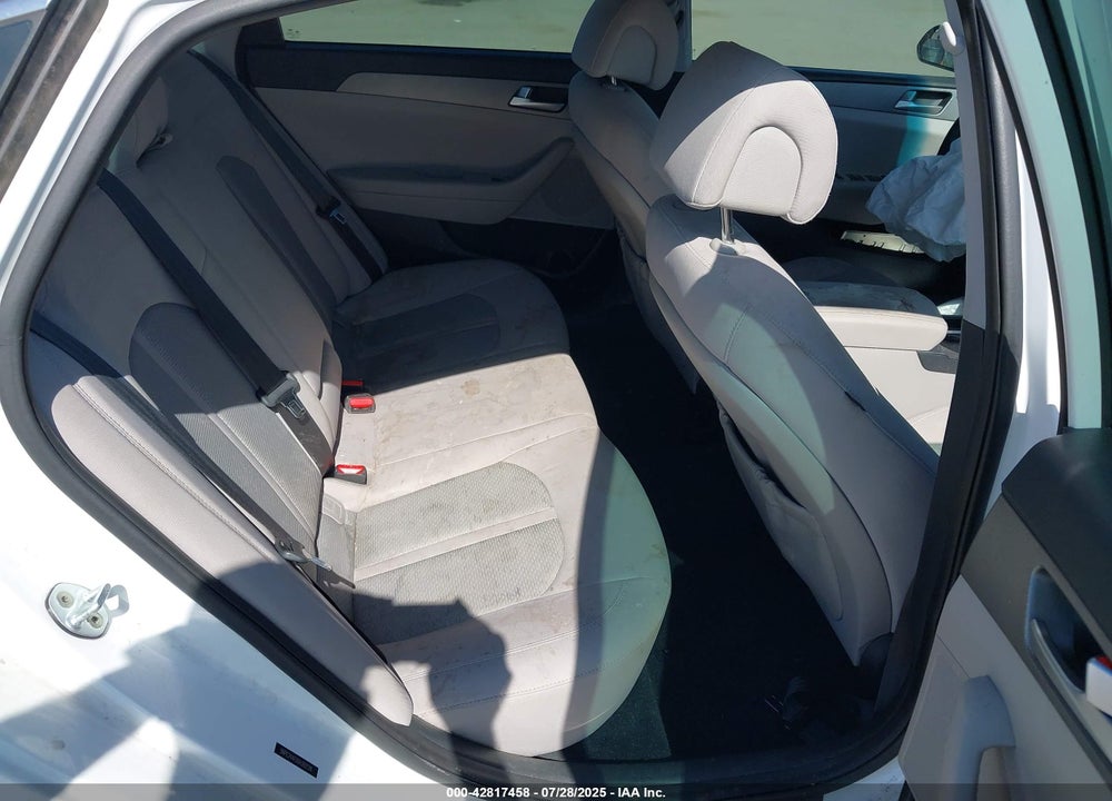 2016 HYUNDAI SONATA VIN: 5NPE24AF0GH392128