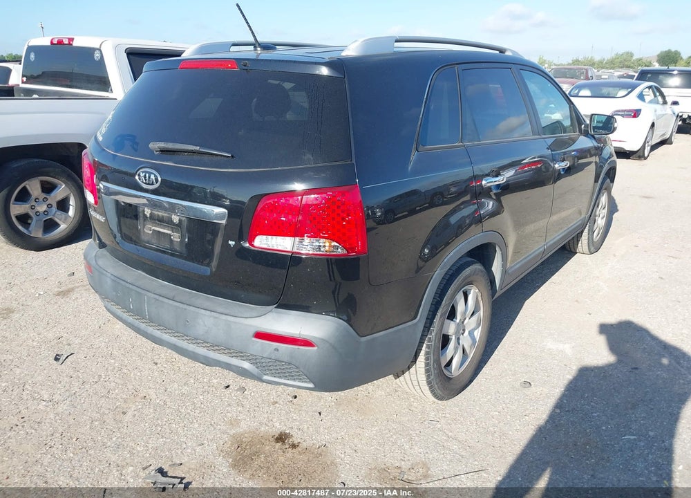 2011 KIA SORENTO VIN: 5XYKT3A1XBG045808