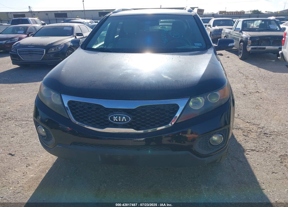 2011 KIA SORENTO VIN: 5XYKT3A1XBG045808