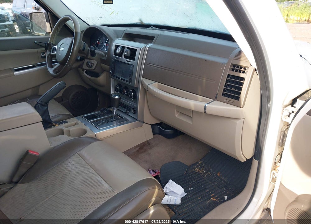 2008 JEEP LIBERTY VIN: 1J8GN58K58W232131