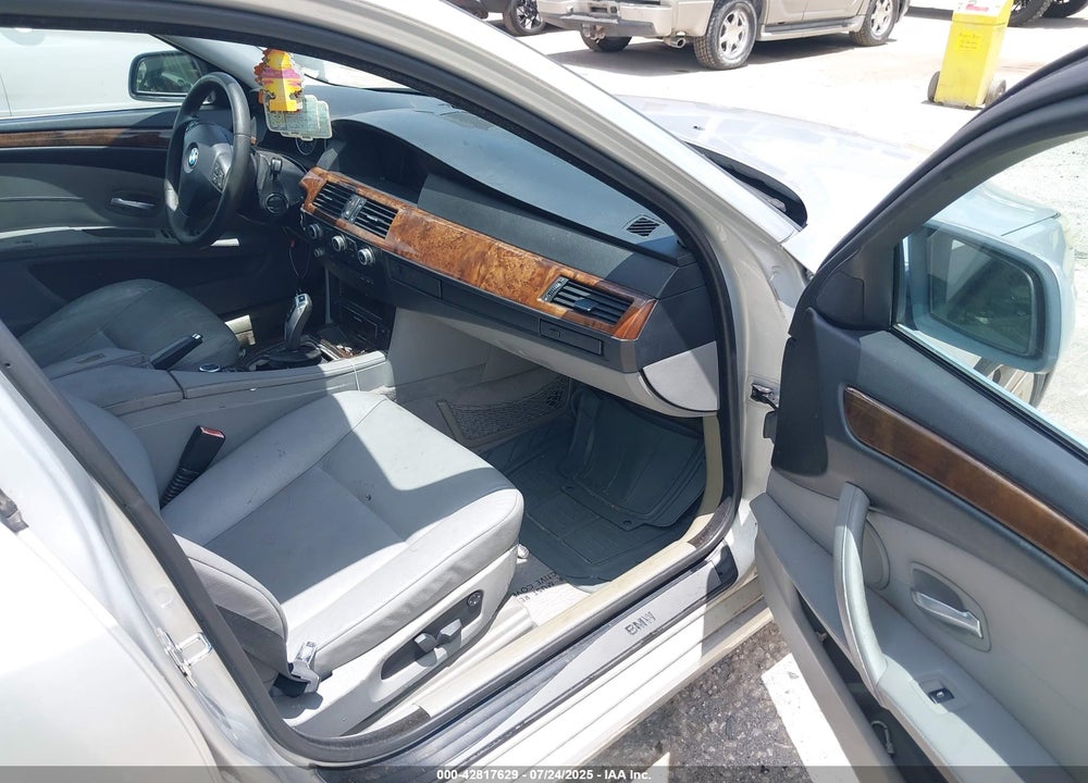 2010 BMW 5 SERIES VIN: WBANU5C55AC125894