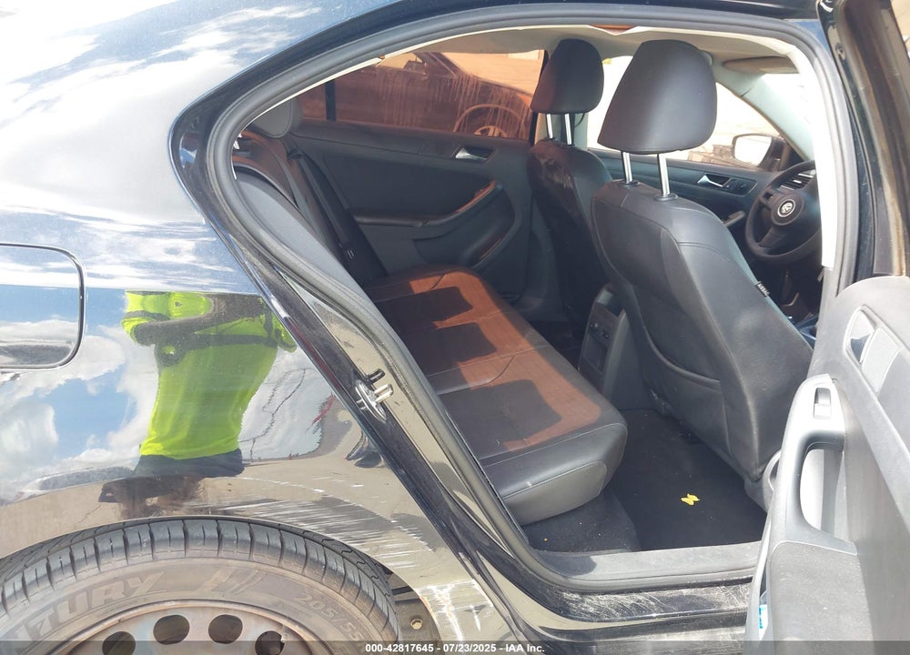 2012 VOLKSWAGEN JETTA VIN: 3VWDX7AJ4CM114305