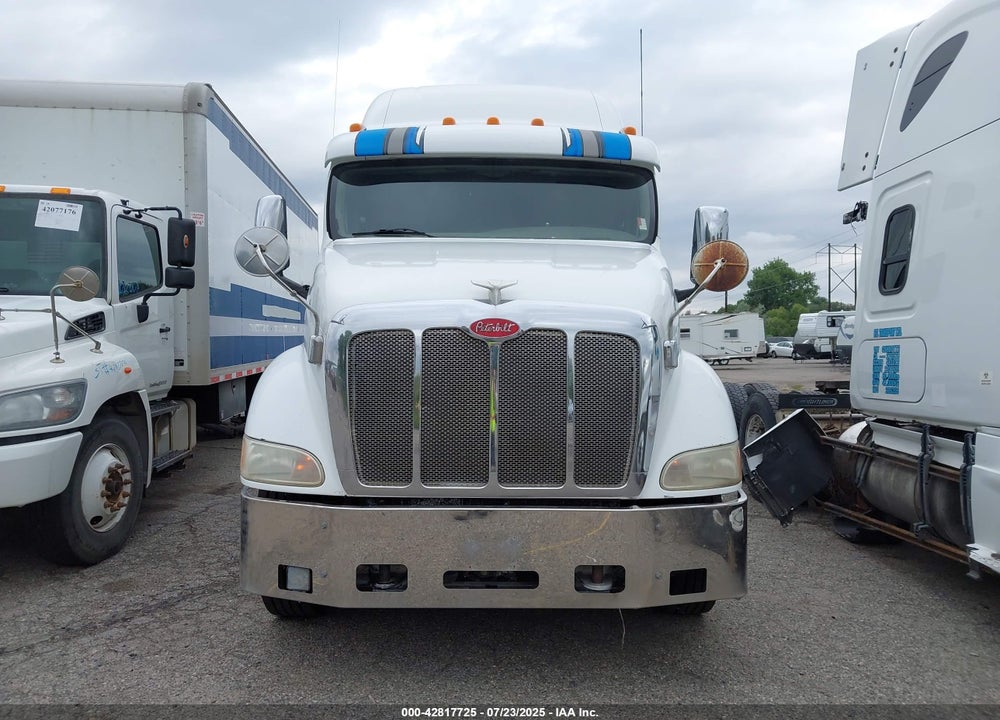 2011 PETERBILT 387 VIN: 1XP7DP9X2BD122848