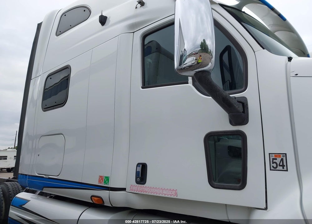 2011 PETERBILT 387 VIN: 1XP7DP9X2BD122848
