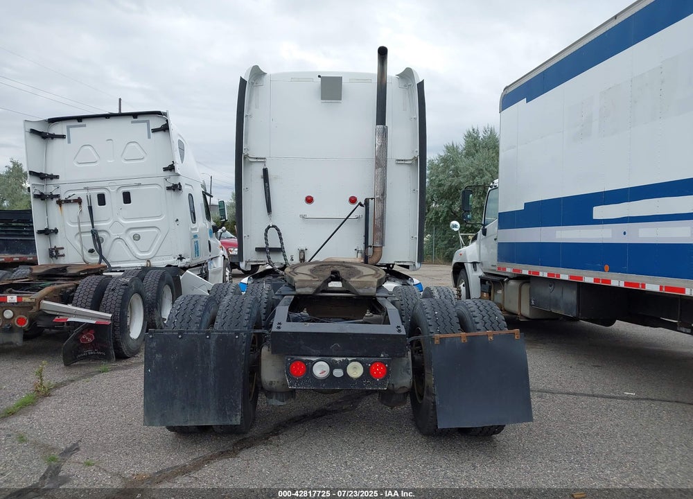2011 PETERBILT 387 VIN: 1XP7DP9X2BD122848