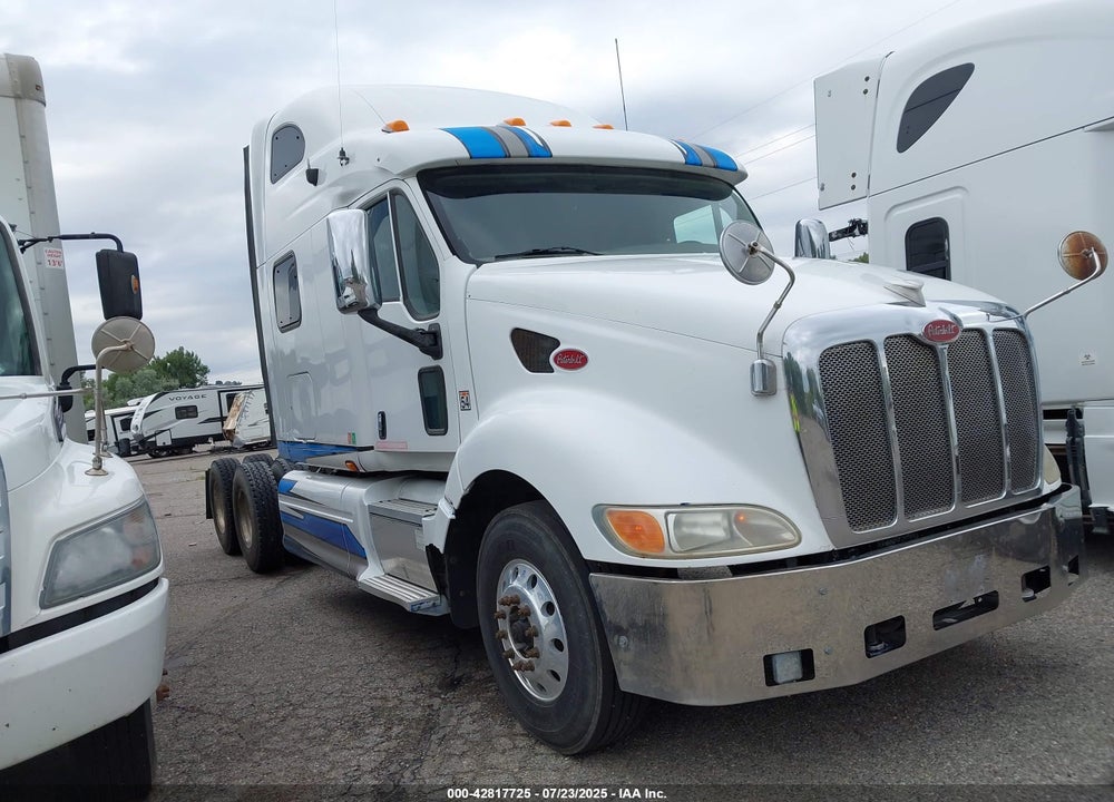 2011 PETERBILT 387 VIN: 1XP7DP9X2BD122848