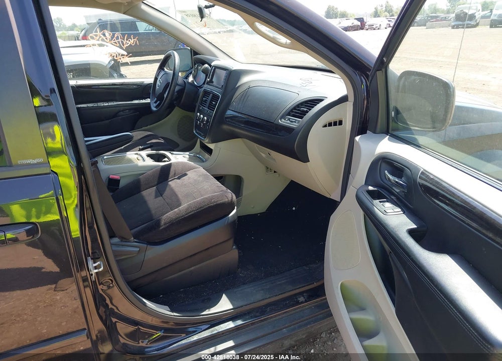 2014 DODGE GRAND CARAVAN SXT VIN: 2C4RDGCG8ER137617