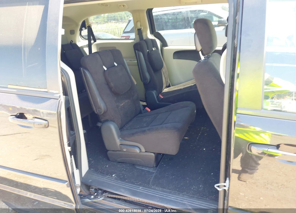 2014 DODGE GRAND CARAVAN SXT VIN: 2C4RDGCG8ER137617