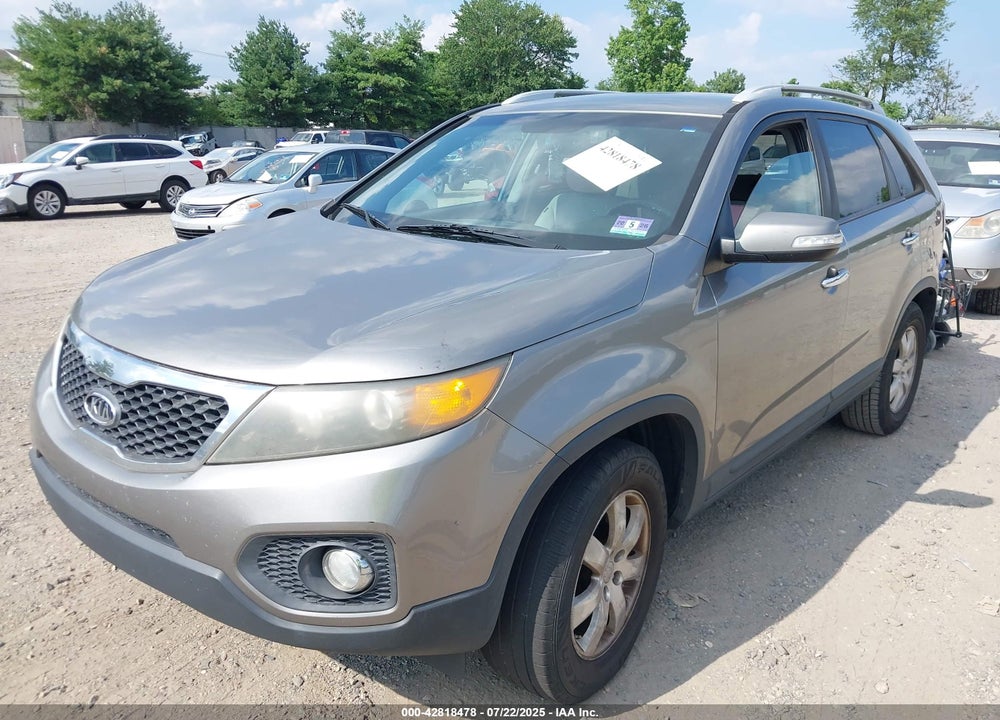 2011 KIA SORENTO VIN: 5XYKT4A11BG130347