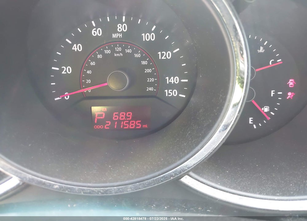 2011 KIA SORENTO VIN: 5XYKT4A11BG130347