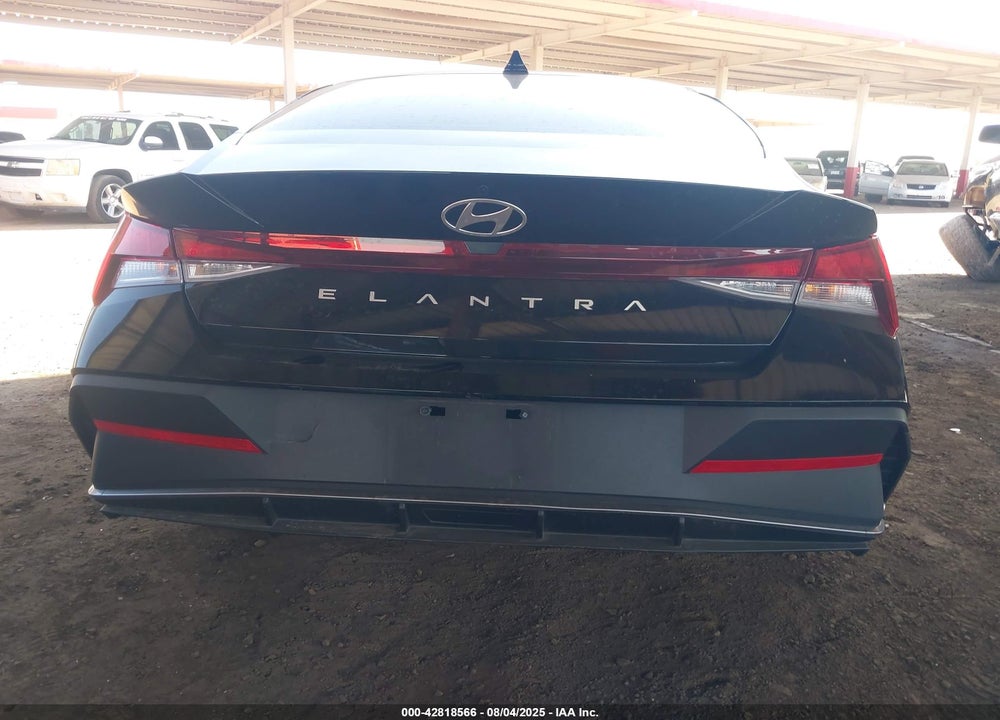2024 HYUNDAI ELANTRA VIN: KMHLL4DG1RU677305