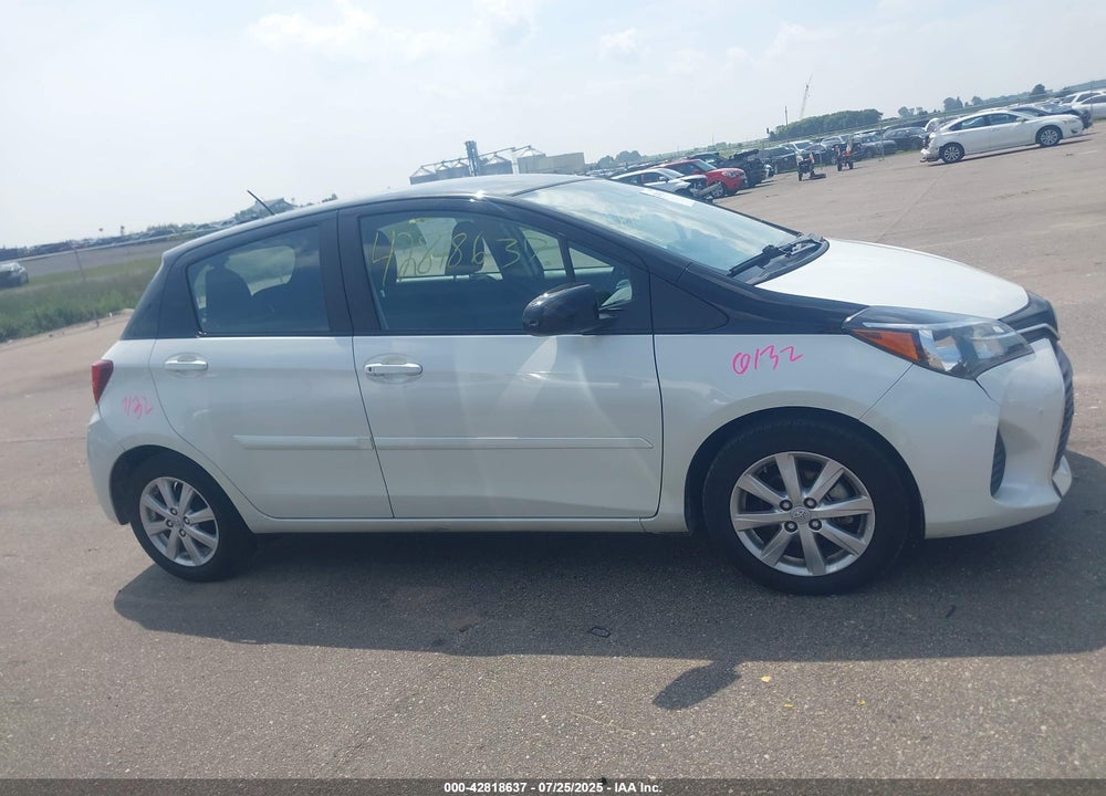2017 TOYOTA YARIS LE VIN: VNKKTUD38HA077014