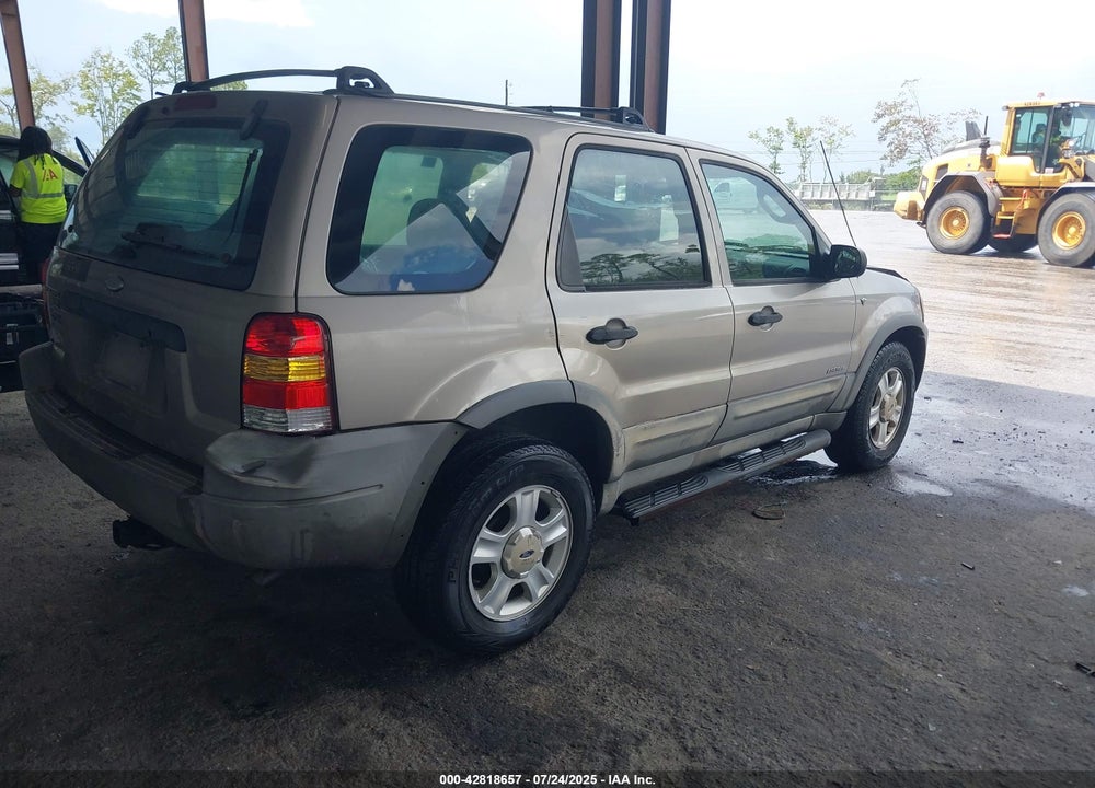 2001 FORD ESCAPE XLT VIN: 1FMYU03181KA16847