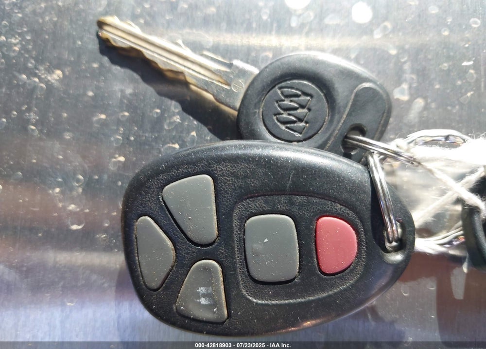 2010 BUICK LUCERNE VIN: 1G4HE5EM8AU110913