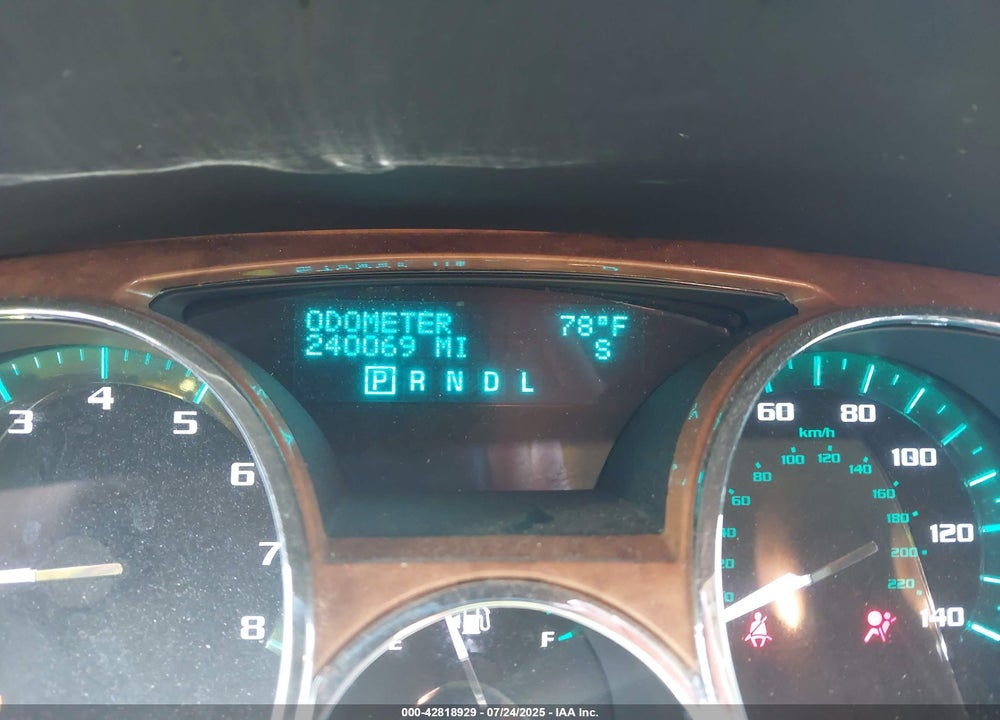 2011 BUICK ENCLAVE VIN: 5GAKVCED0BJ396081