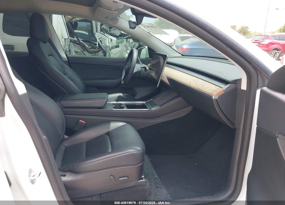 2022 TESLA MODEL Y VIN: 7SAYGDEF3NF398982