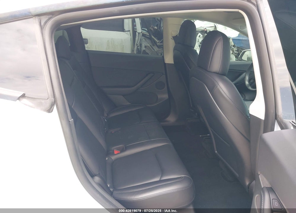 2022 TESLA MODEL Y VIN: 7SAYGDEF3NF398982