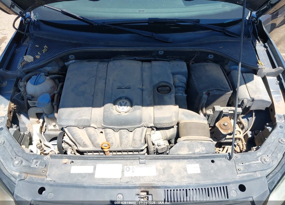 2013 VOLKSWAGEN PASSAT VIN: 1VWBH7A37DC012442