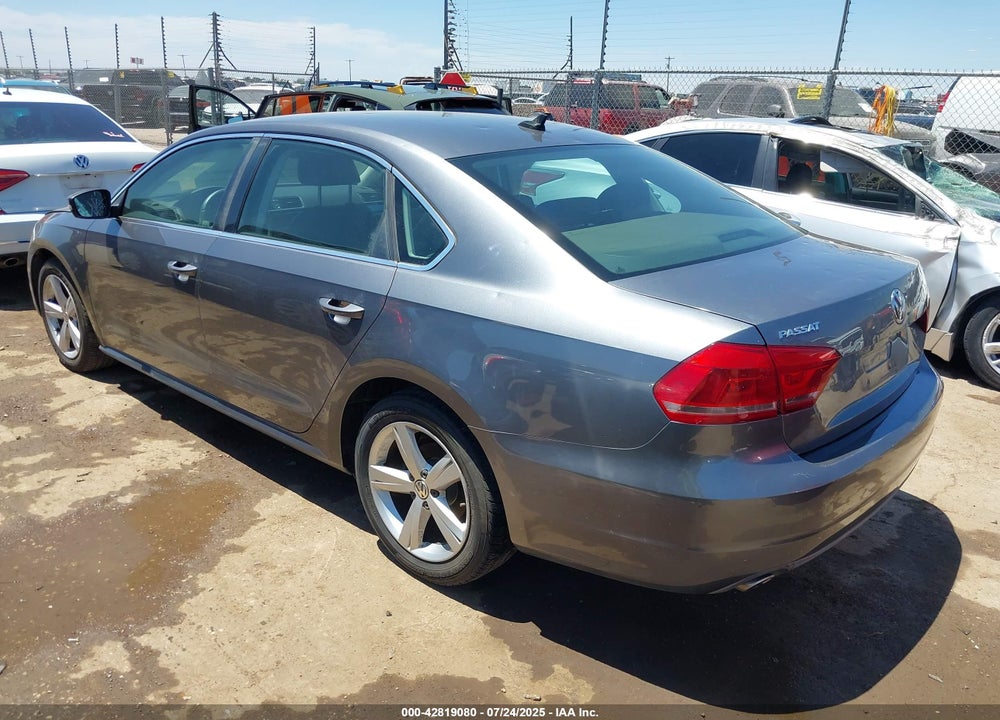 2013 VOLKSWAGEN PASSAT VIN: 1VWBH7A37DC012442