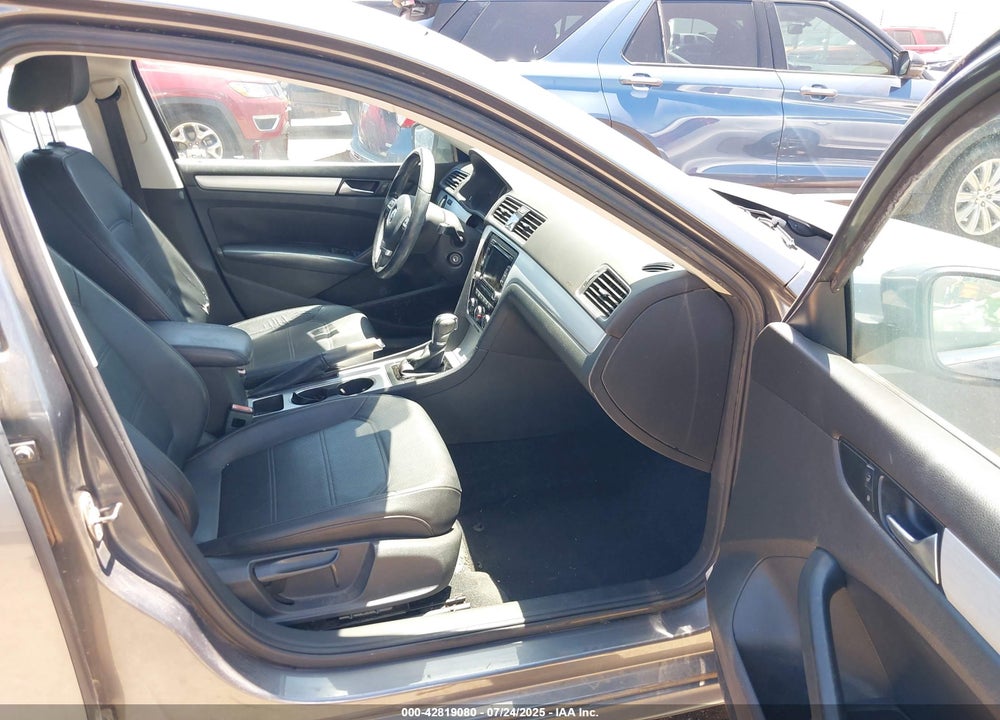 2013 VOLKSWAGEN PASSAT VIN: 1VWBH7A37DC012442