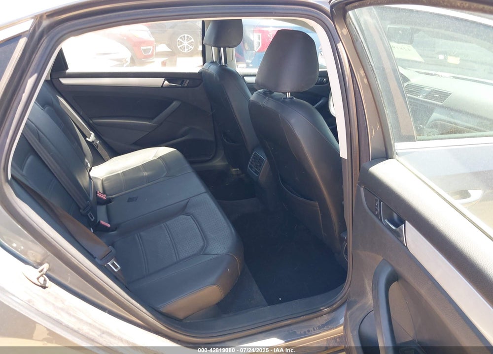 2013 VOLKSWAGEN PASSAT VIN: 1VWBH7A37DC012442