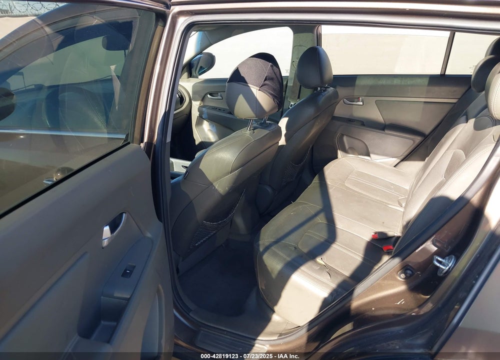 2011 KIA SPORTAGE VIN: KNDPC3A21B7038029