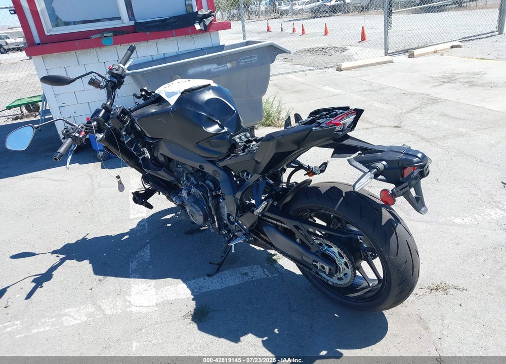 2025 YAMAHA MT09 C VIN: JYARN94YXSA000660