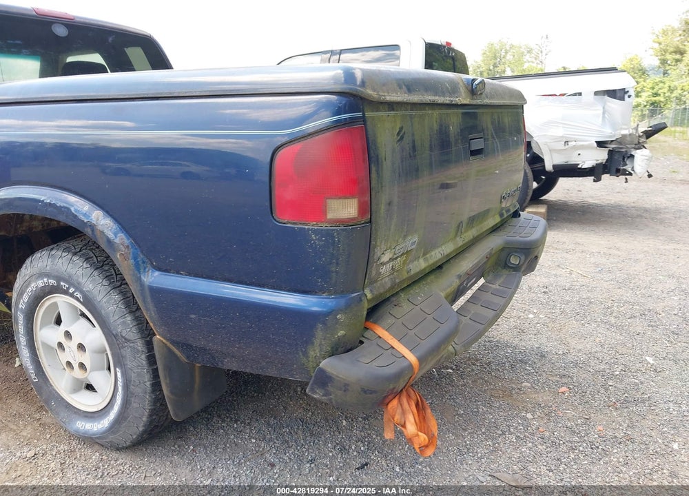 2002 CHEVROLET S-10 VIN: 1GCDT19W528181347