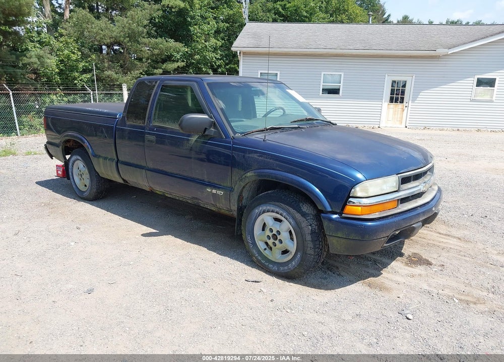 2002 CHEVROLET S-10 VIN: 1GCDT19W528181347