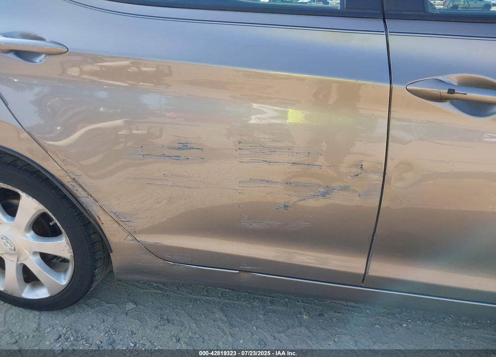 2013 HYUNDAI ELANTRA VIN: 5NPDH4AE3DH240275