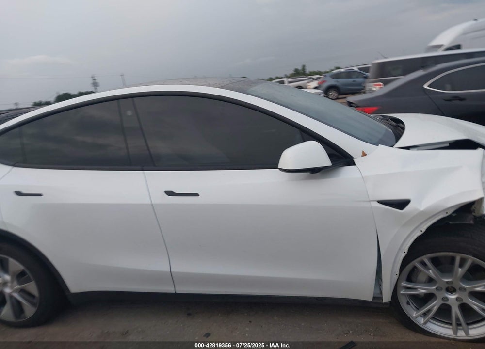 2023 TESLA MODEL Y AWD/LONG RANGE DUAL MOTOR ALL-WHEEL DRIVE VIN: 7SAYGDEE2PF630479