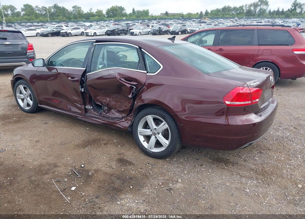 2013 VOLKSWAGEN PASSAT VIN: 1VWBP7A3XDC015676