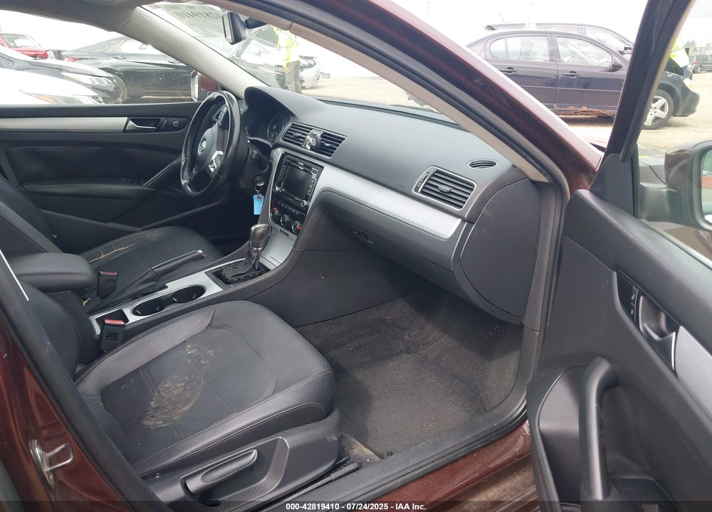 2013 VOLKSWAGEN PASSAT VIN: 1VWBP7A3XDC015676