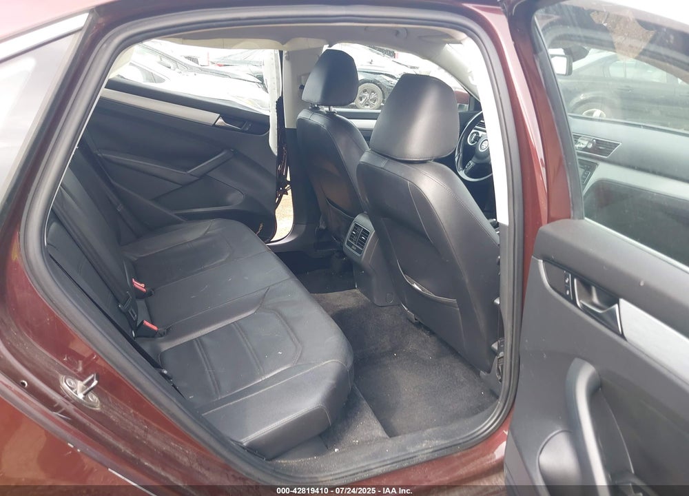 2013 VOLKSWAGEN PASSAT VIN: 1VWBP7A3XDC015676