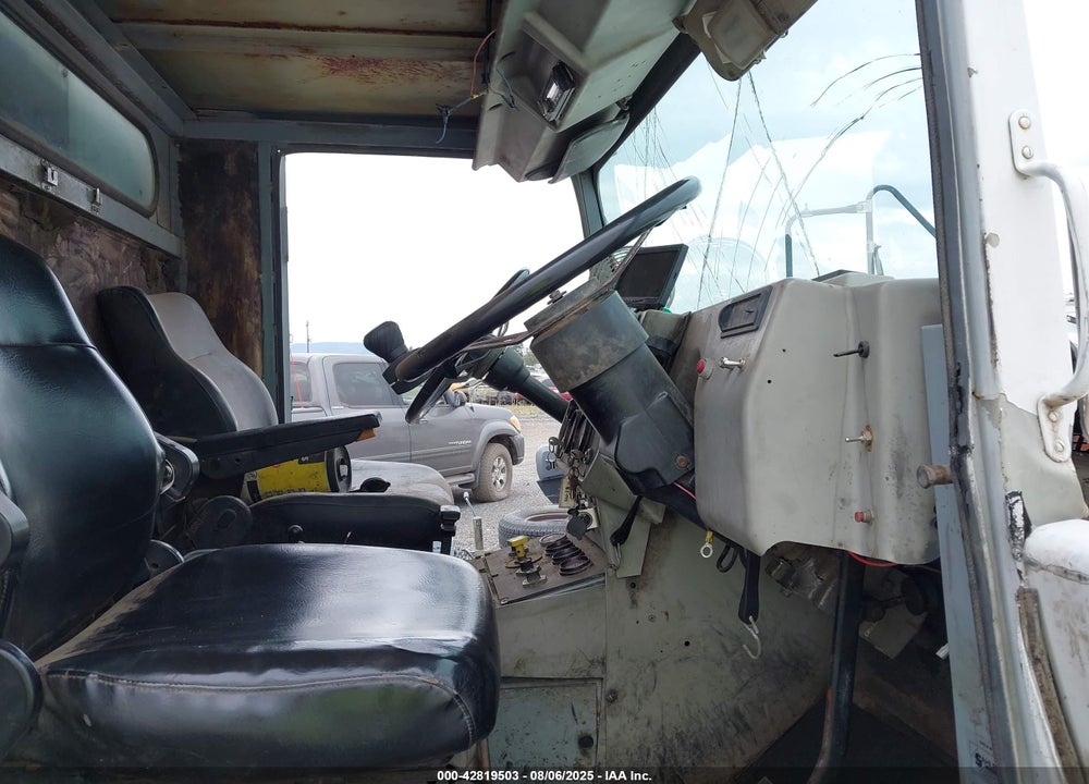 1991 ATHEY MOBIL STREET SWEEPER VIN: 1A9P24DR2MR059002