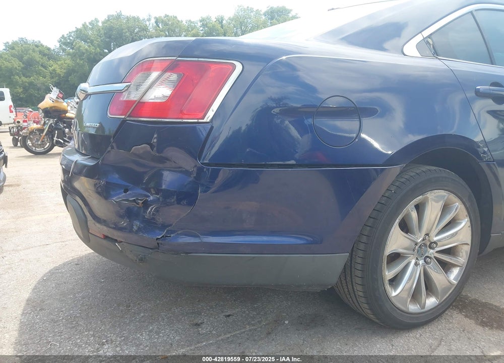 2011 FORD TAURUS VIN: 1FAHP2FW2BG131565