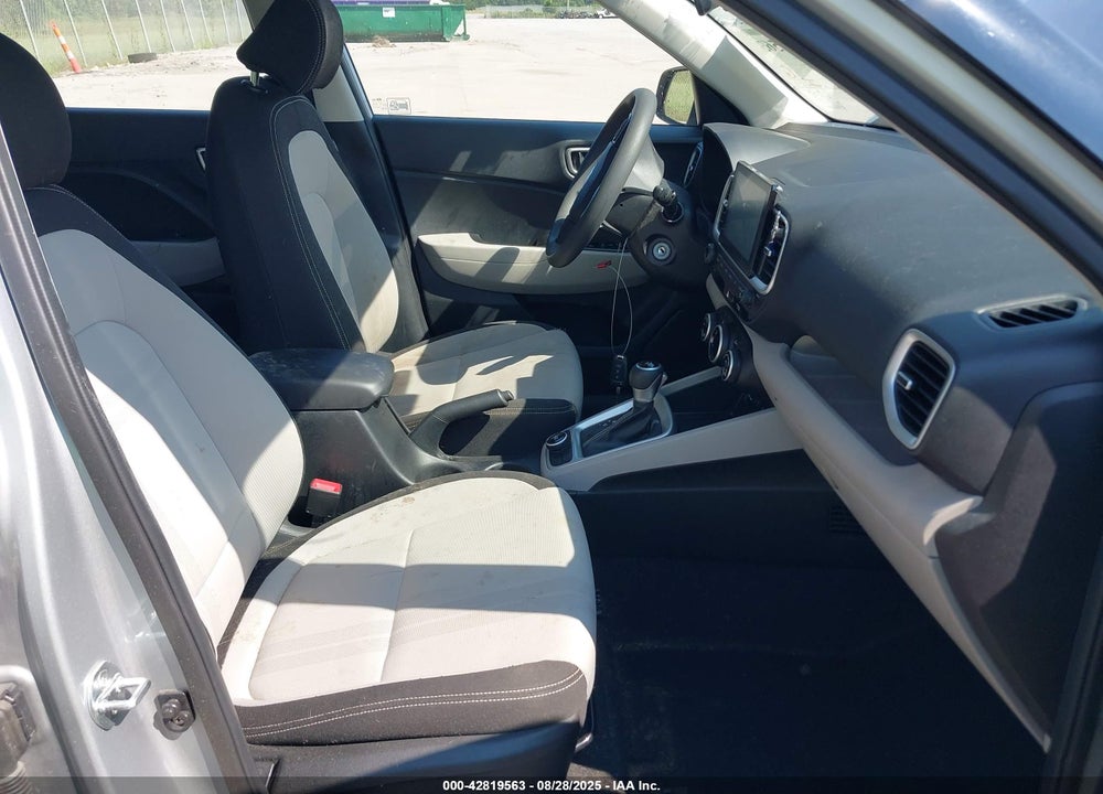 2020 HYUNDAI VENUE VIN: KMHRC8A39LU029222