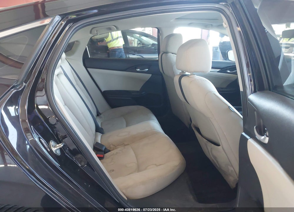 2017 HONDA CIVIC VIN: 19XFC2F75HE207276