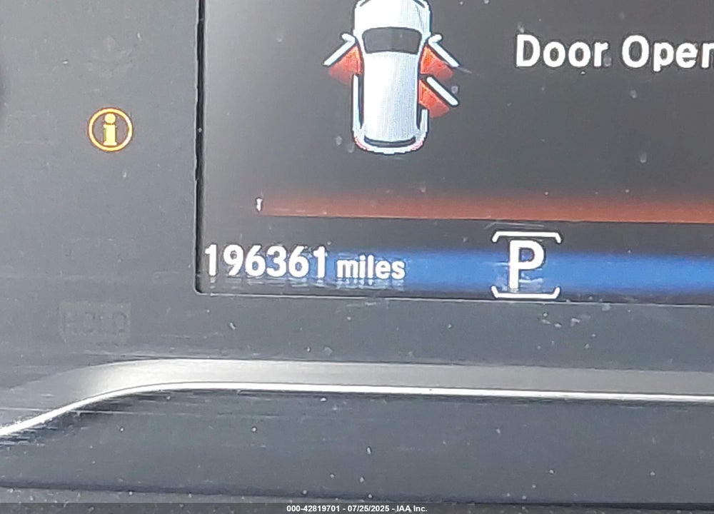 2018 HONDA PILOT VIN: 5FNYF5H71JB031230