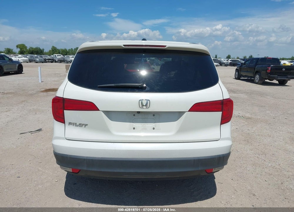 2018 HONDA PILOT VIN: 5FNYF5H71JB031230