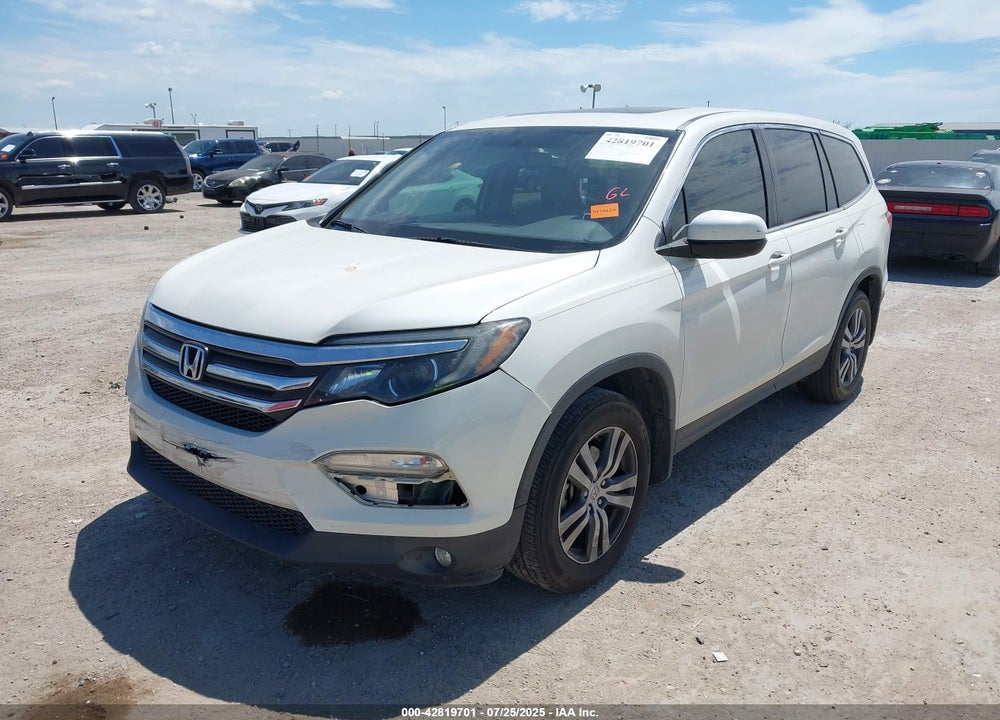 2018 HONDA PILOT VIN: 5FNYF5H71JB031230