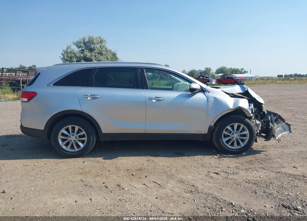 2017 KIA SORENTO VIN: 5XYPGDA35HG327932