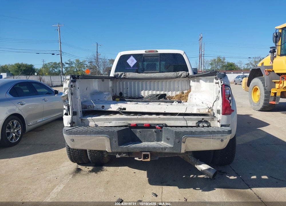 2011 FORD F-350 LARIAT VIN: 1FT8W3DT5BEB47833