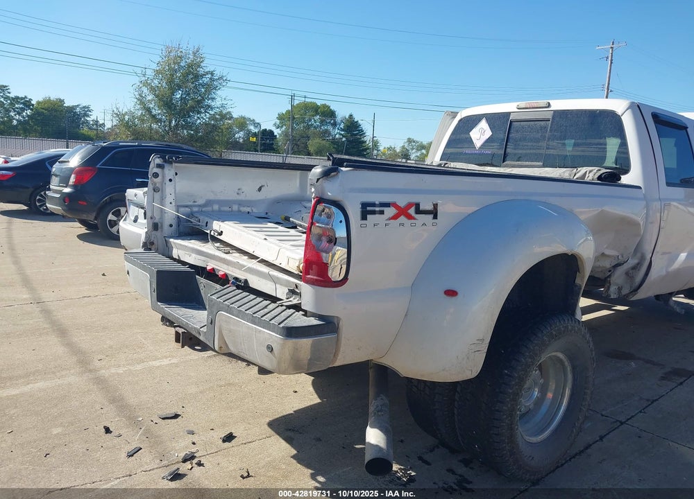 2011 FORD F-350 LARIAT VIN: 1FT8W3DT5BEB47833